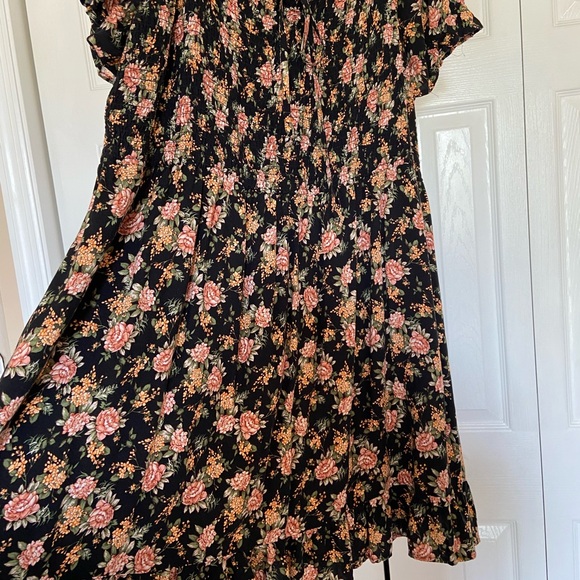 As U Wish Black and Pink Floral Mini Dress 2x
Floral black - Picture 3 of 8